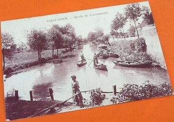 Carte postale ancienne Saint-Omer (Pas-de Calais) Route de Clairmarais