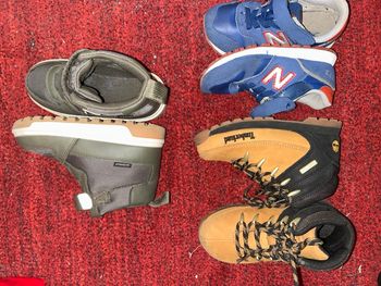 Lot de chaussures enfant ( 28 et 29)