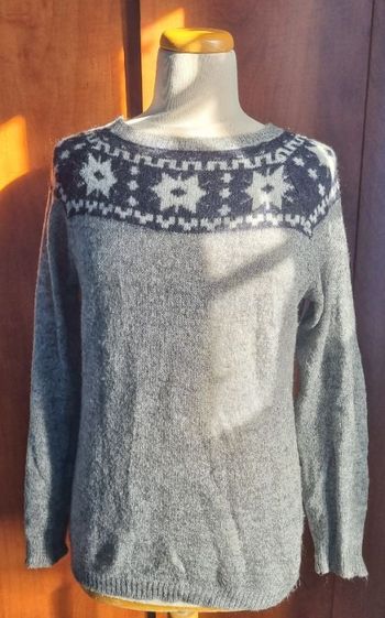 Pull d'hiver gris à motifs taille M