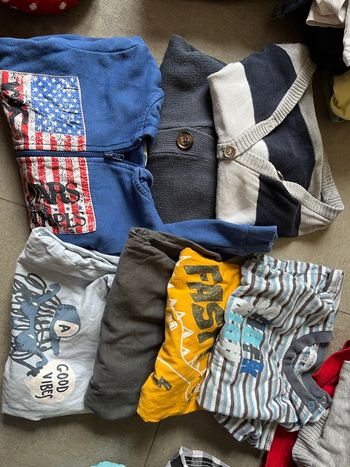 Lot vêtements 23 mois