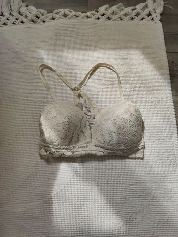 Soutien gorge jaune pâle