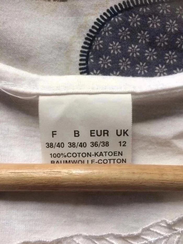 T-shirt à broderies vintage - photo numéro 3