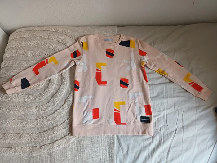 Joli sweat rose Calvin Klein 12 ans
