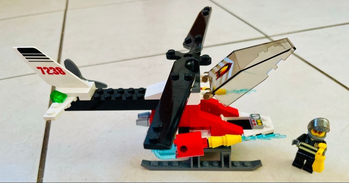 Lego 7238 - hélicoptère de pompiers - photo numéro 3