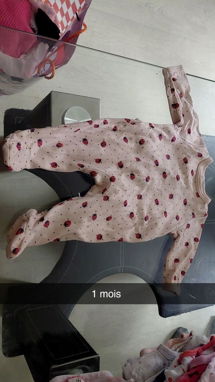 Lot pyjamas 1 mois - photo numéro 2
