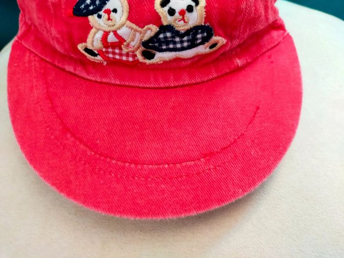 Casquette rouge oursons brodés – 47 cm - 2 exemplaires - photo numéro 4