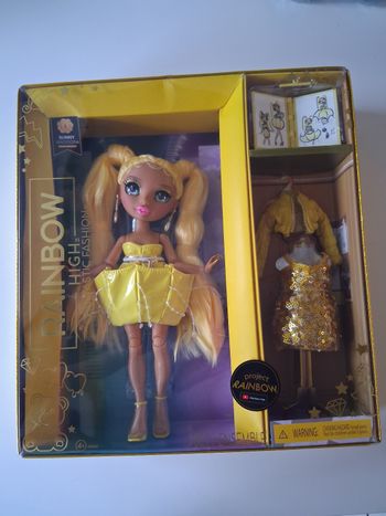 Poupée Rainbow high