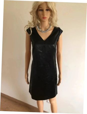 Robe noire satinée neuve sans manches One Step taille 36 (léger défaut)