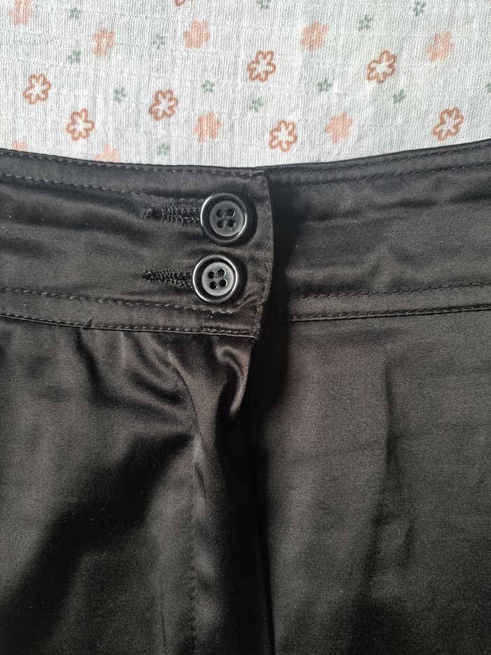 Mini-jupe noire satinée Lulumary - Taille M/L - Très bon état - photo numéro 3