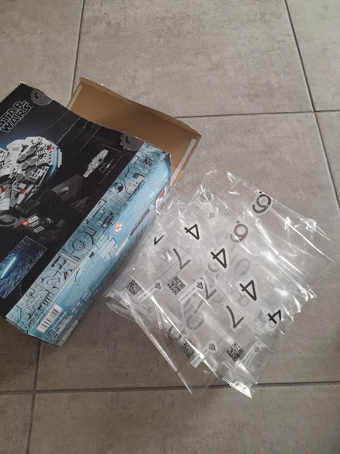 Set Lego Star Wars Millenium Falcon 75375 - photo numéro 10