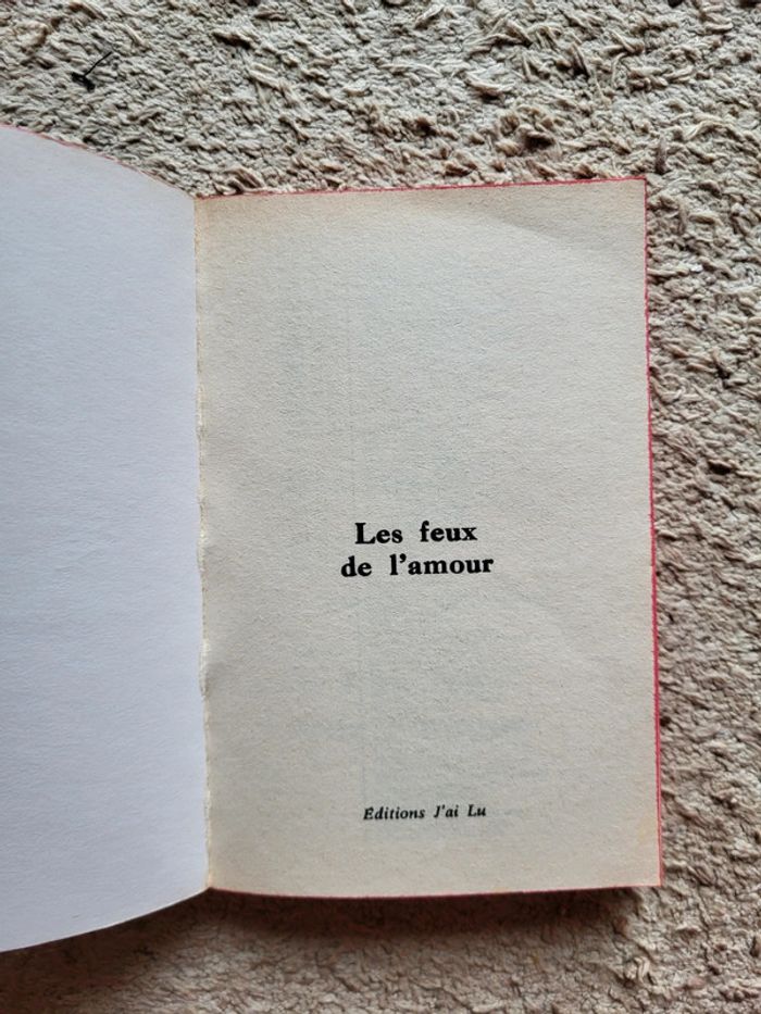 Roman Les feux de l'amour de Barbara Cartland - photo numéro 4