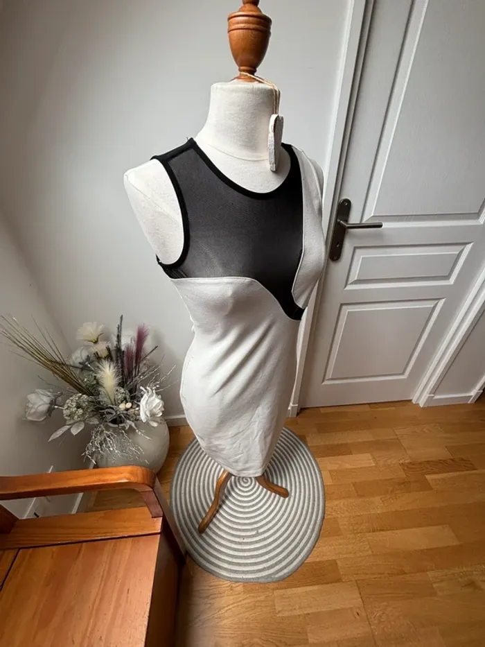 🖤 sublime robe Etam blanche et noire très chic T38 - photo numéro 3