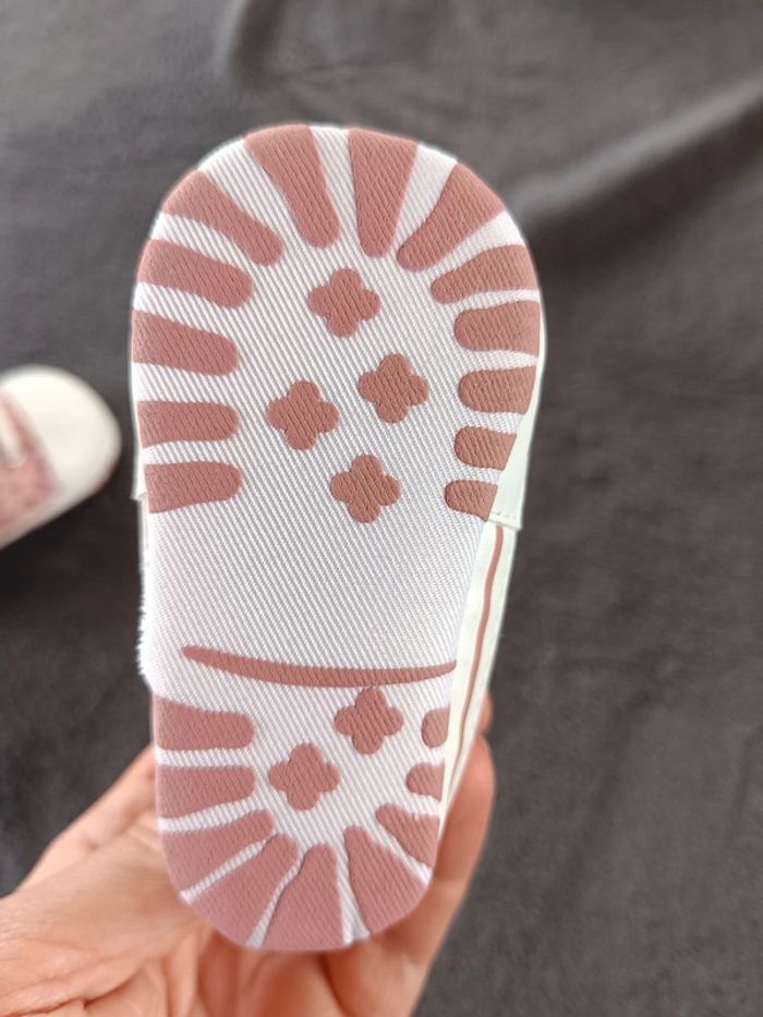 Chaussures style baskets bébé Fille motif léopard Pointure 18/19 - photo numéro 11