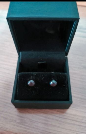 Boucles d'oreilles neuves 