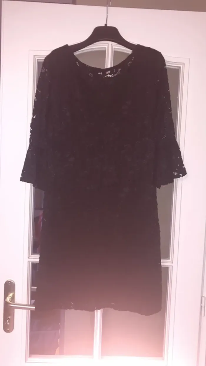 Robe noire - photo numéro 4