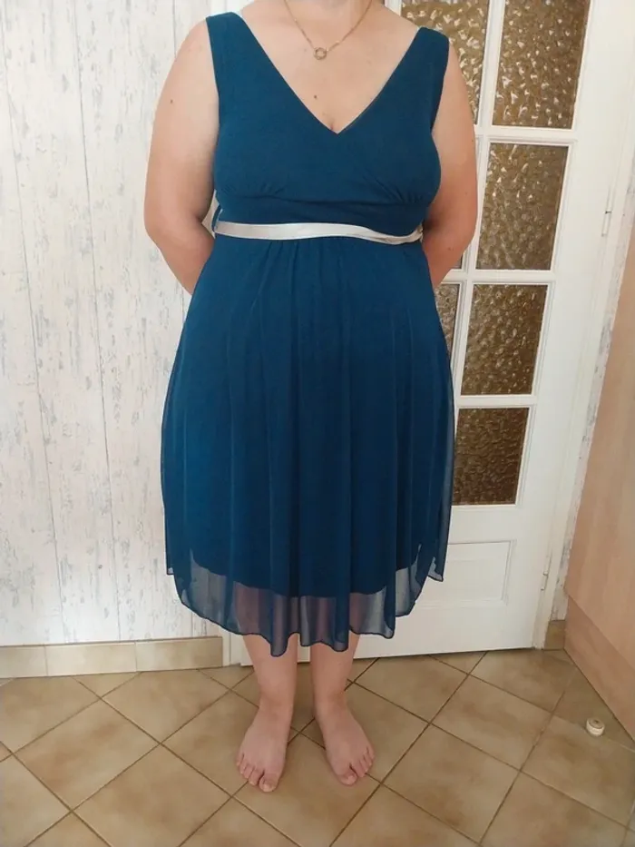 Robe de cérémonie T.M - photo numéro 3