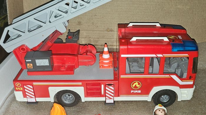 Playmobil camion pompier - photo numéro 2