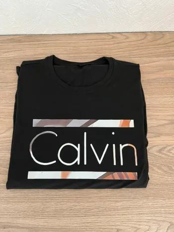 T-shirt noir imprimé tendance