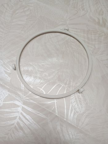 Support roulettes micro-ondes