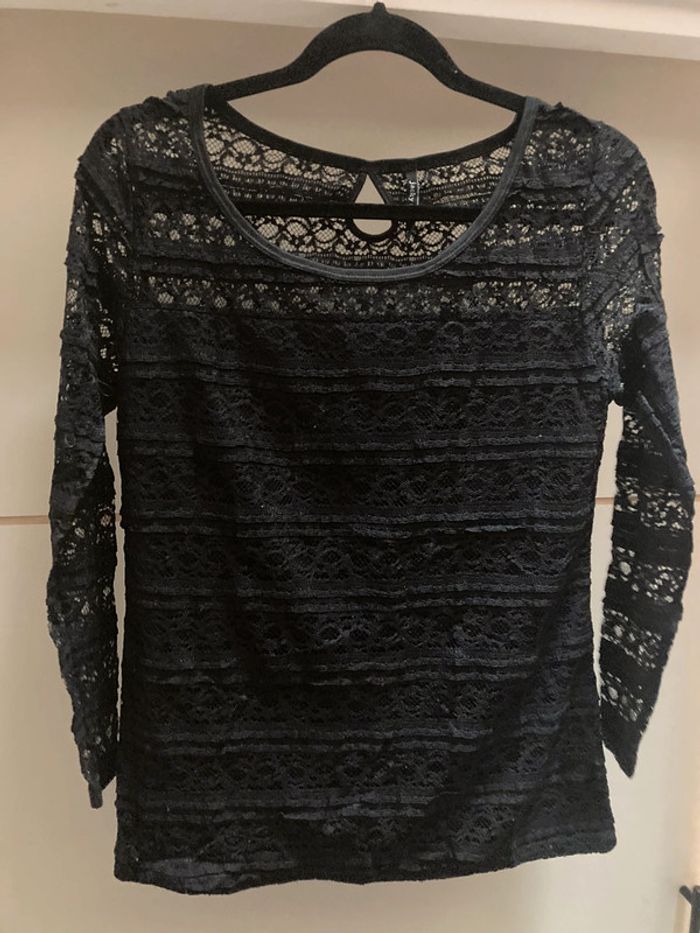 Pull noir femme style dentelle