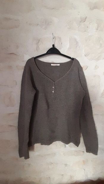 Pull taille M brun col V avec alpaga