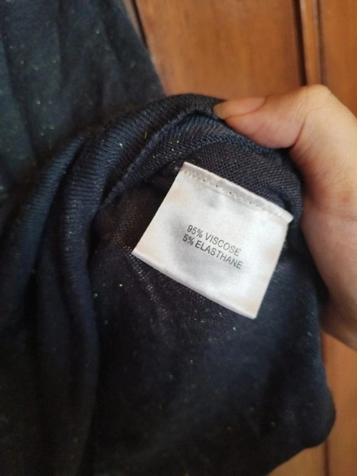 Pull gris col v pailleté papillon au dos S/M - photo numéro 10