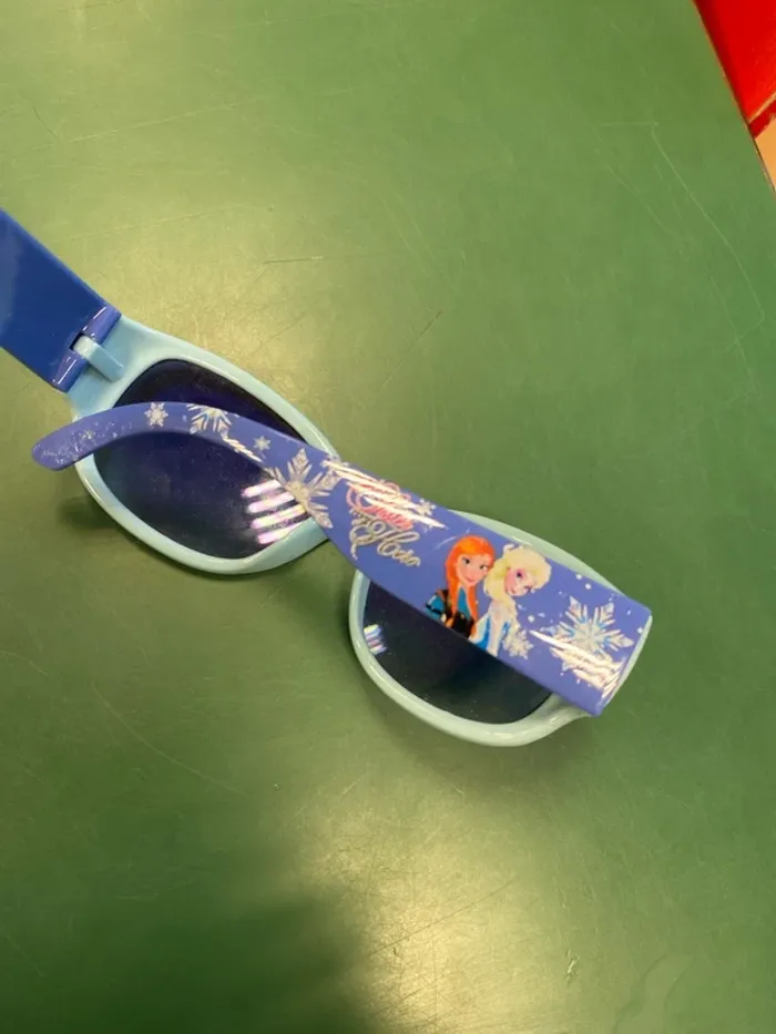 Lunettes de soleil Reine des neiges - photo numéro 3
