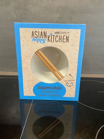 Bol à soupe avec baguettes