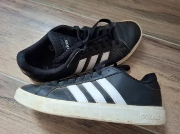 Baskets Adidas noires Mixte T41 1/3