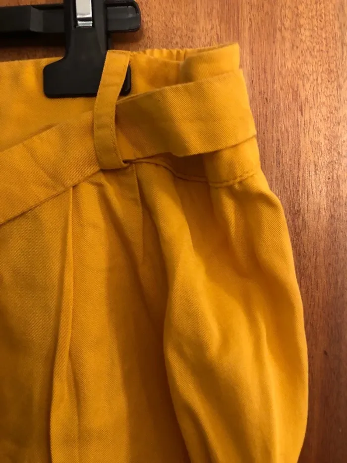 Jupe jaune - photo numéro 6