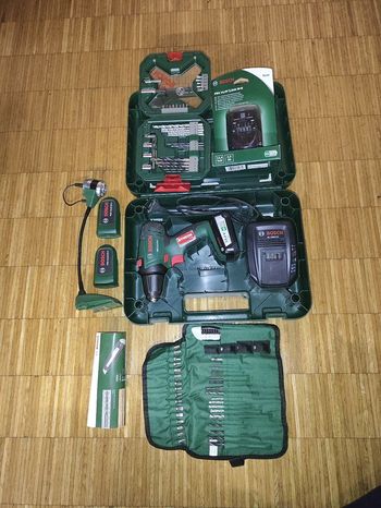 Lot Bosch - 2 batteries Li-ion PBA, Chargeur AL 1830 CV, Lampe de Travail Led, Forets Embouts Cutter, 2 Adaptateurs USB PAA, Perceuse Visseuse sans Fil PSR 14,4 li-2