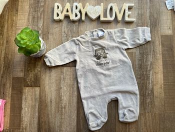 - Pyjama       - 3 mois  - Très bon état