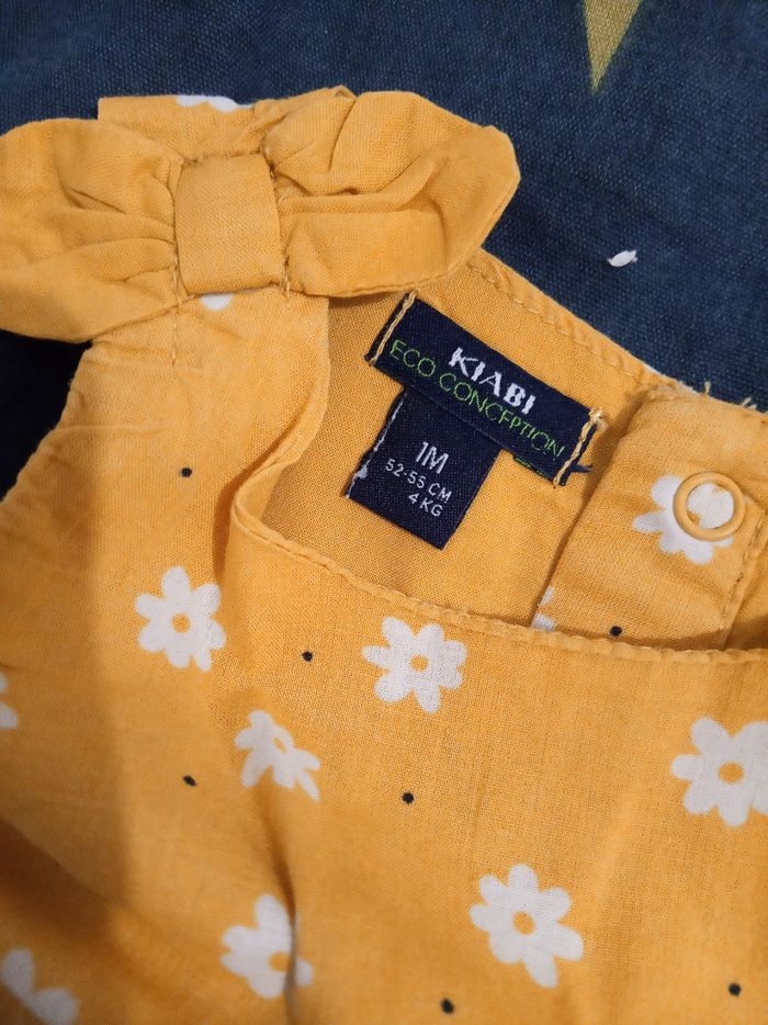 Robe jaune a fleurs _ 1 mois - photo numéro 3