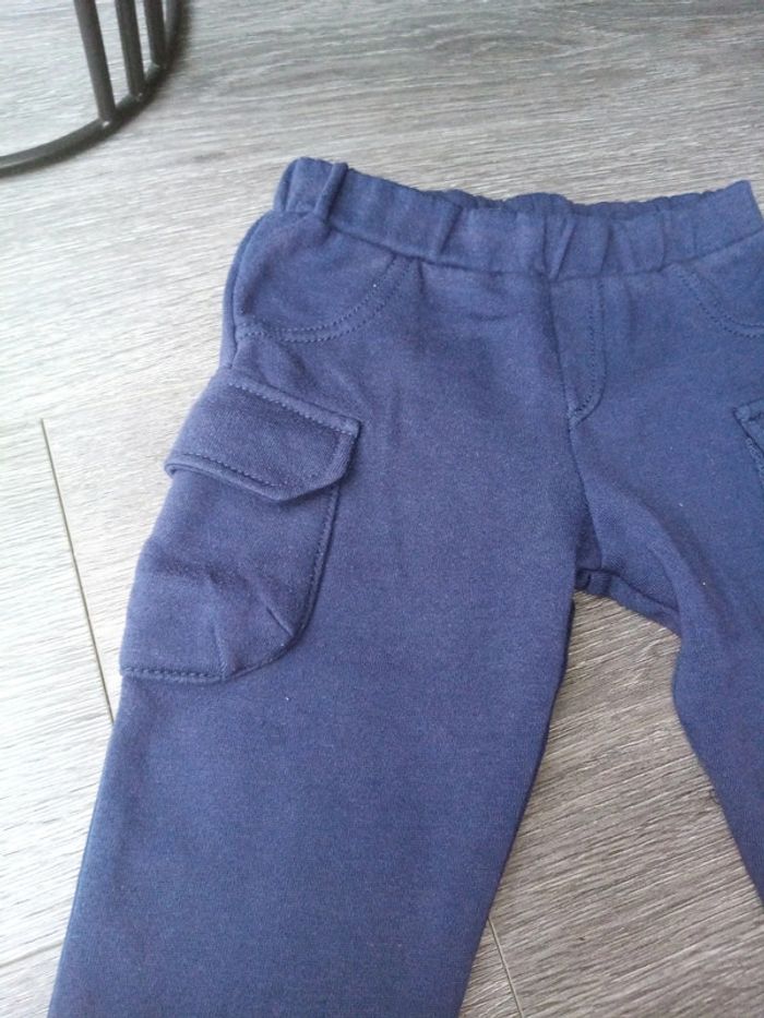 bas de jogging T.86 - photo numéro 2