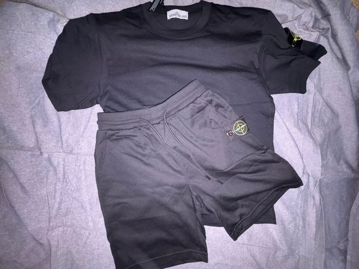 Ensemble stone island