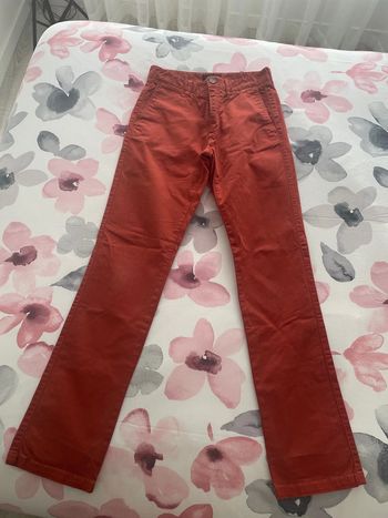 Pantalon chinos couleur rouille