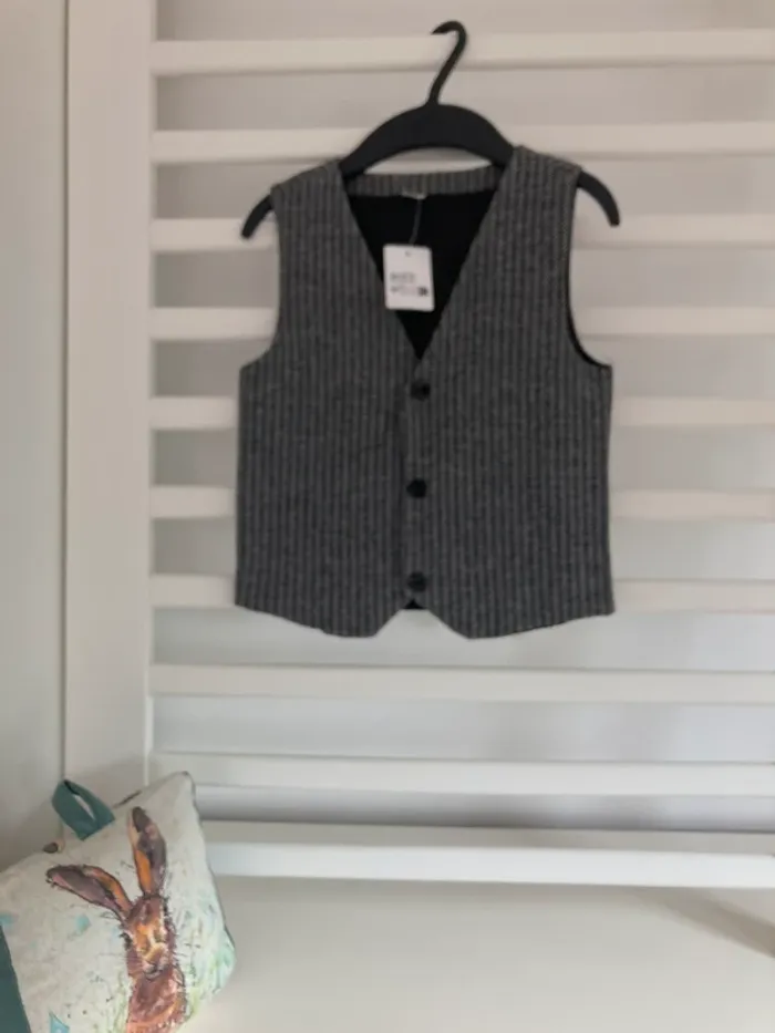 7 ans - chaussettes & Gilet sans manches idéal pour les occasions et/ou fêtes de fin d'année
