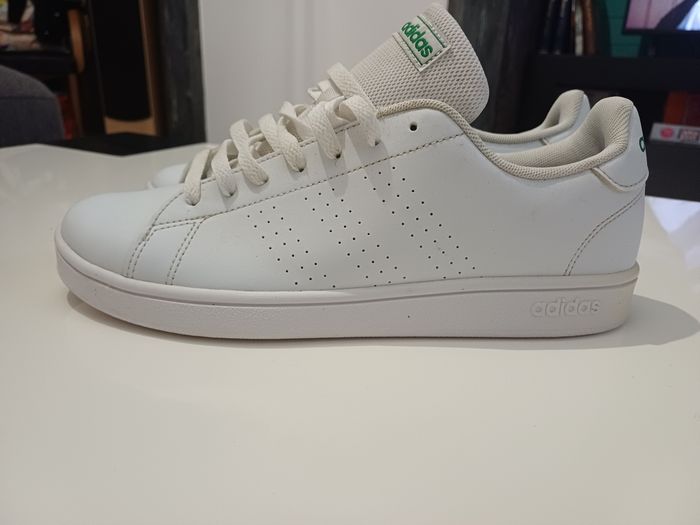 Basket blanche logo vert Adidas taille 43 1/3 - photo numéro 5