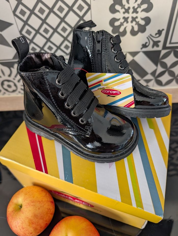 Bottines montantes fille. Taille 22. Neuf, balducci - photo numéro 3