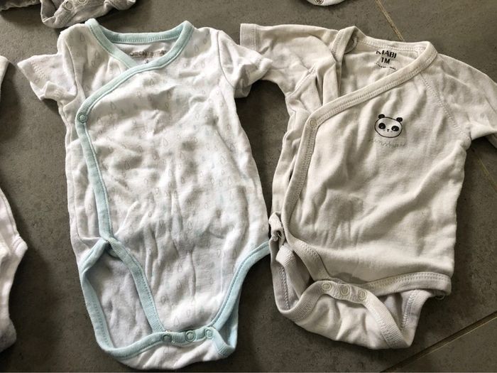 Lot 9 bodys manches courtes 1 mois - photo numéro 5