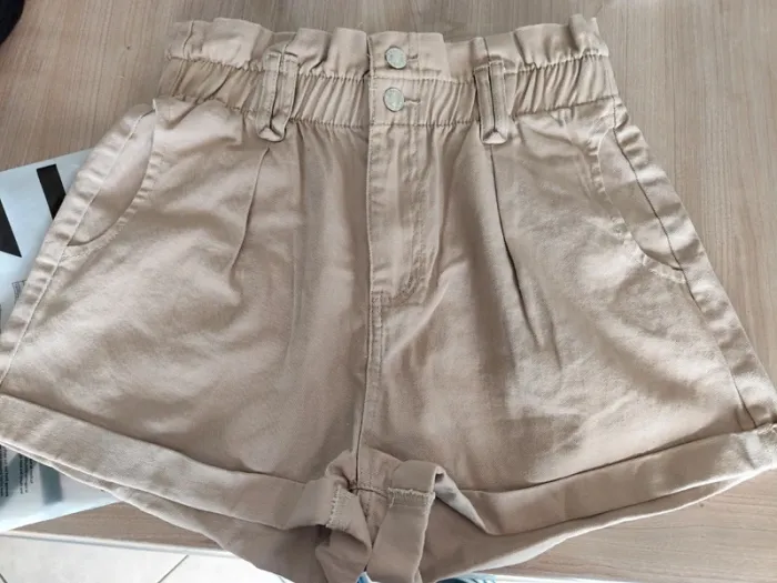 Short taille haute beige Shein taille L neuf