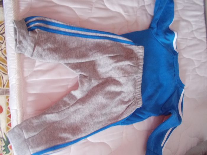 survetement Adidas 3-6 mois - photo numéro 3