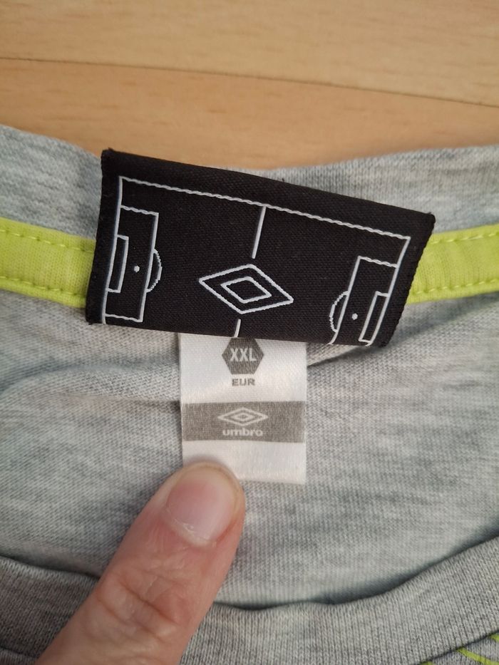 Lot 5 t shirt homme XXL airness umbro... - photo numéro 7