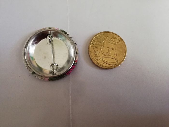 Ravissante broche broderie paon et fleurs - photo numéro 2