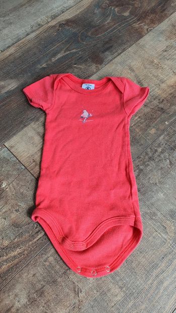 Body 3 mois petit bateau en très bon état