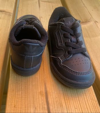 Baskets Adidas toutes noires