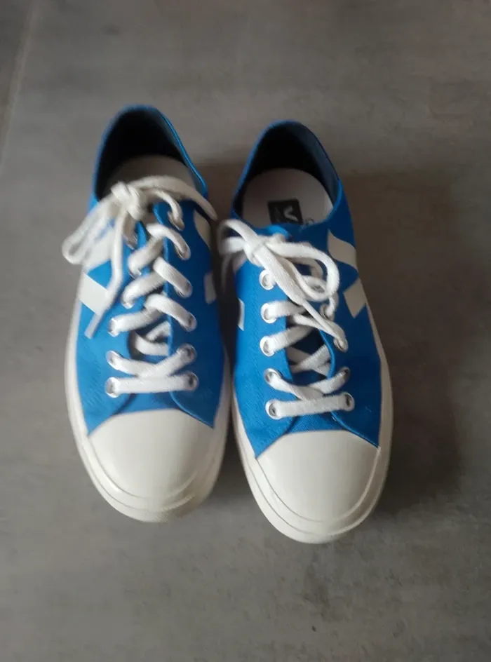 Chaussures Baskets en toile comme neuves - Femme - Fille - 39