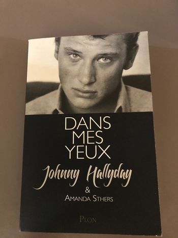 Livre Dans mes yeux (Johnny Hallyday )