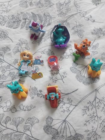 Lot figurines kinder