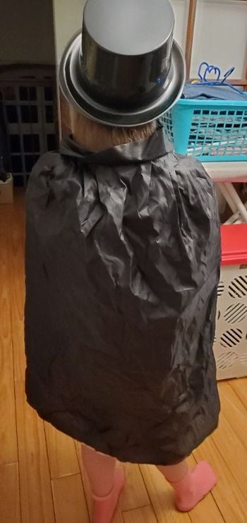 Cape et chapeau magicien